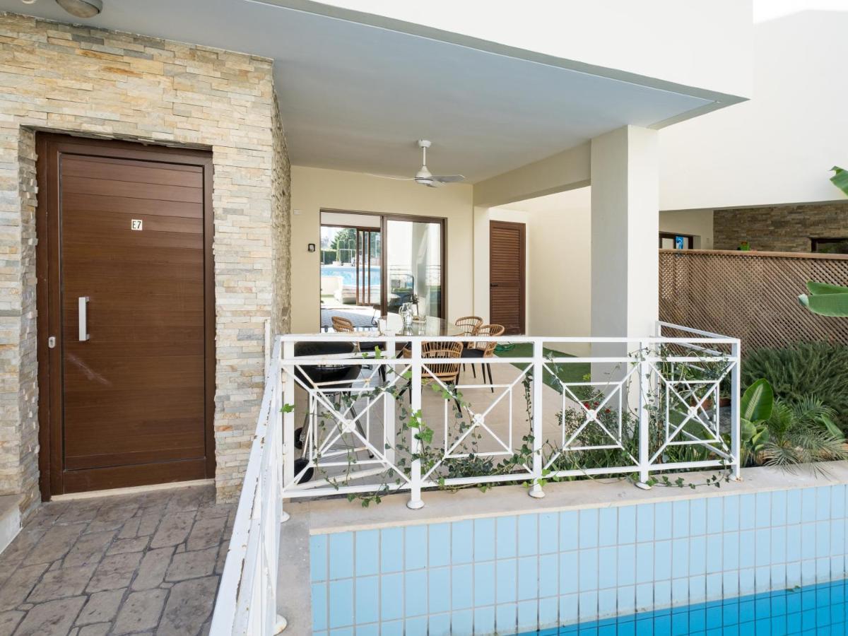 Sanders Aqua Park Resort - Precious 3-Bedroom Holiday Home With Shared Pool Limassol Exterior foto