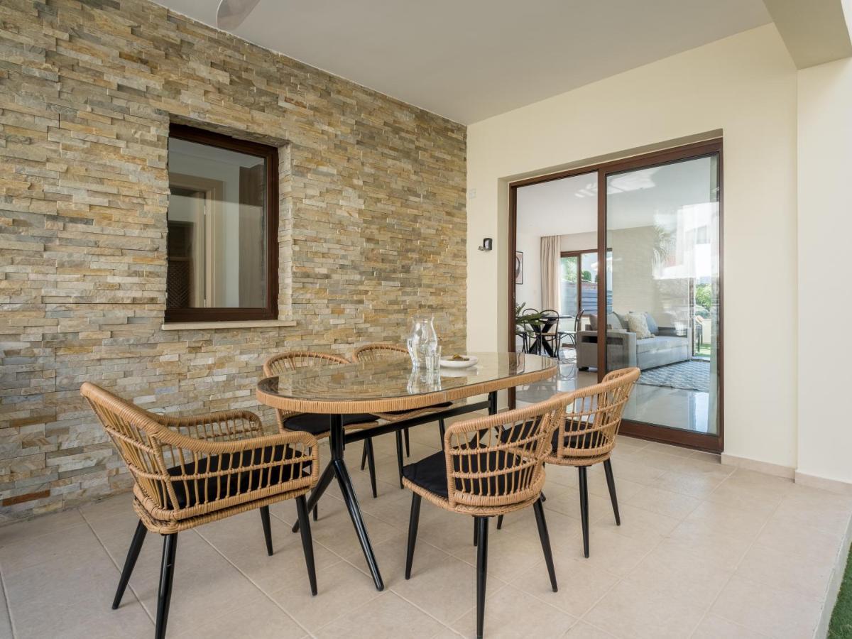 Sanders Aqua Park Resort - Precious 3-Bedroom Holiday Home With Shared Pool Limassol Exterior foto